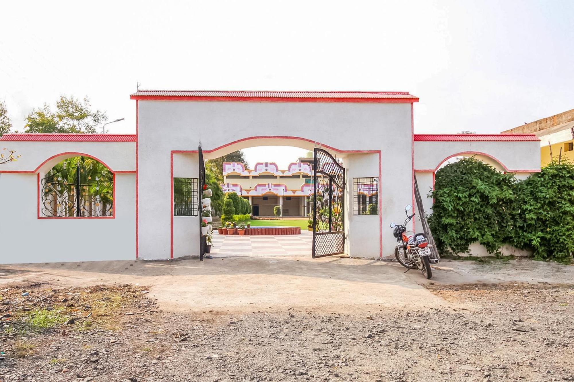 Oyo 70694 Hotel Green Park Resort Silari Exterior photo